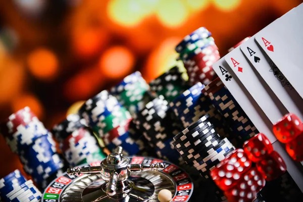 Domino QQ betting interface on mobile showing tile arrangement and bet slip